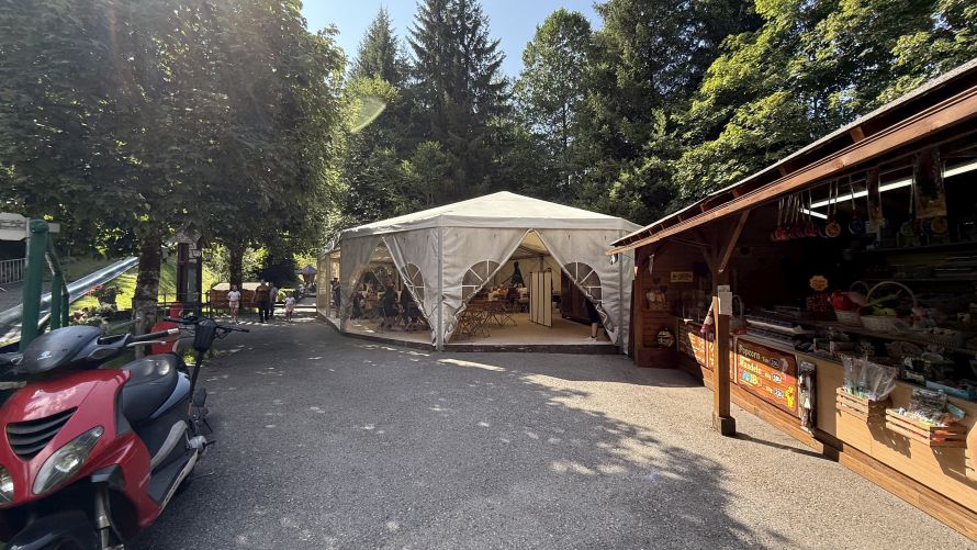 Riesenrutschbahn mit Minipark im Poppeltal