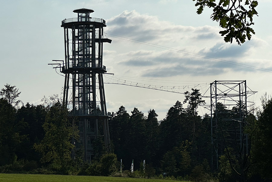 Schömberg  Aussichtsturm Himmelsglück mit Waldflug